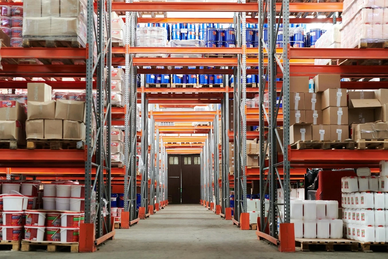 Warehouses Masterfully Manage Space